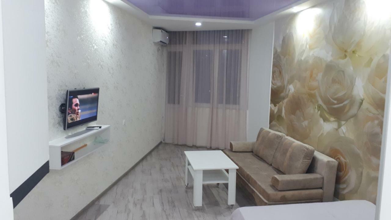 VIP Apartment 1 at Gorgiladze 118 Batoemi Buitenkant foto