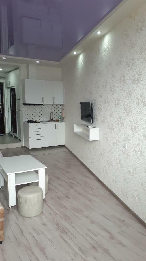 VIP Apartment 1 at Gorgiladze 118 Batoemi Buitenkant foto